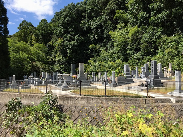 三朝町営　山田墓地01